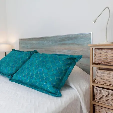 B48 - Olive Tree Street 2 Bed Apartment *