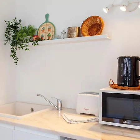 B48 - Olive Tree Street 2 Bed شقة لاغوس