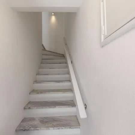 아파트 B48 - Olive Tree Street 2 Bed 라고스