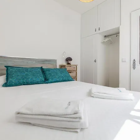 B48 - Olive Tree Street 2 Bed * לאגוּ‏ש