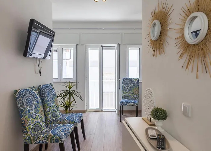 B48 - Olive Tree Street 2 Bed * 라고스