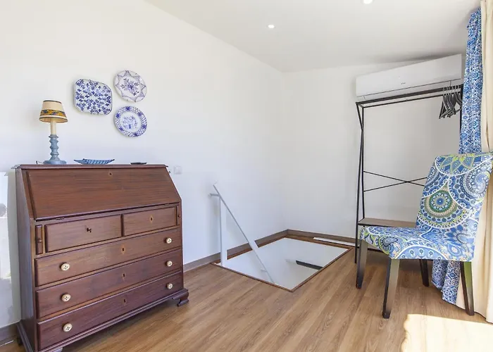 B48 - Olive Tree Street 2 Bed *