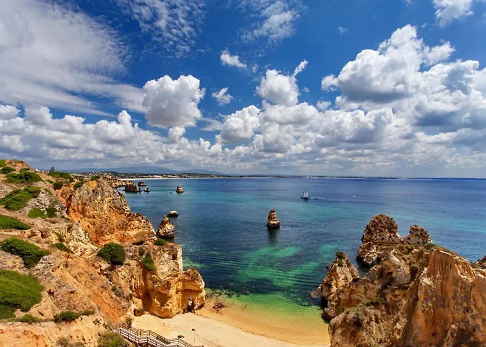 B48 - Olive Tree Street 2 Bed *