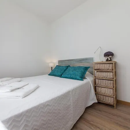 B48 - Olive Tree Street 2 Bed شقة *